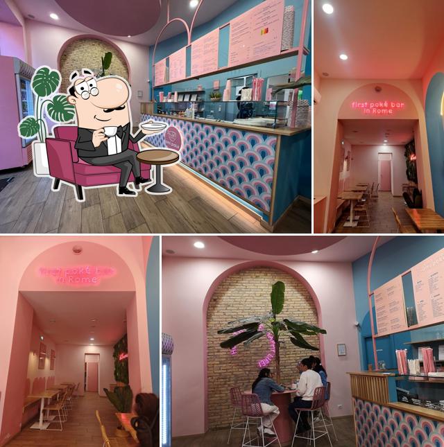 Siediti a un tavolo di Ami Pokè