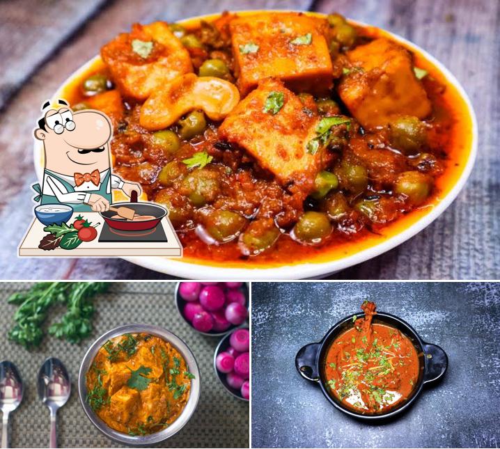 Chicken curry at Janta Restaurent & Bar In Kanpur