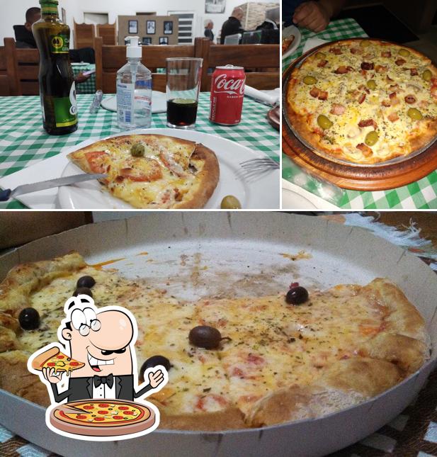 Experimente pizza no Pizzaria Clube da Máfia