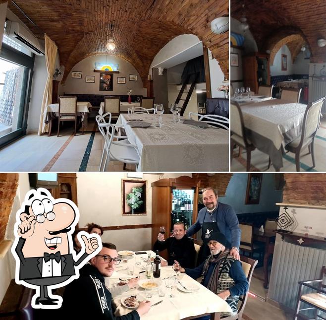 Siediti a un tavolo di RISTORANTE SANTA MARIA DELLA SCALA