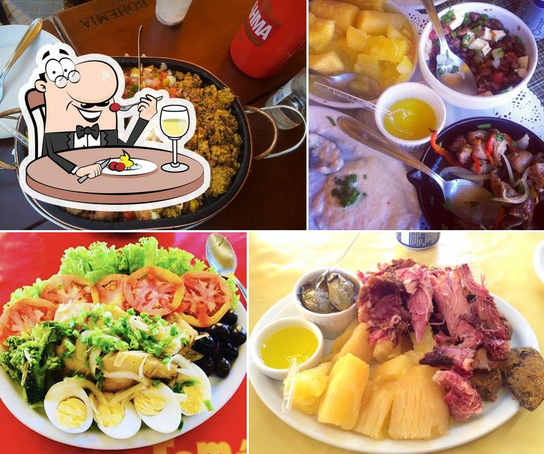 Comida em Bar Temático de Santa Tereza