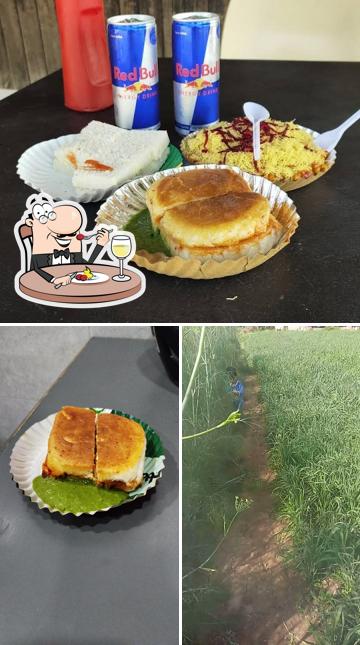 The image of food and interior at Jay Bhavani Vadapav