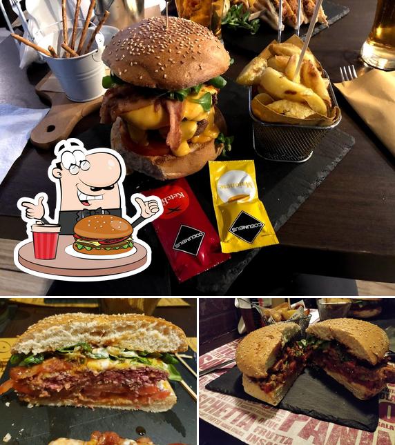 Concediti un bell'hamburger a Gold Avenue Pub