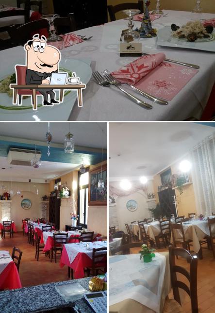 Siediti a un tavolo di Ristorante Al Ponte