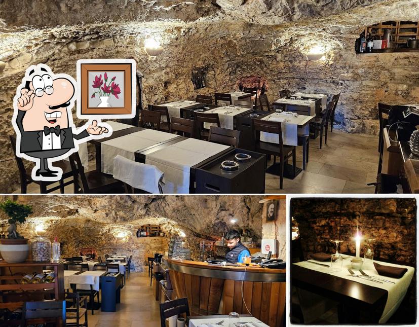 Gli interni di Enoteca Vesta