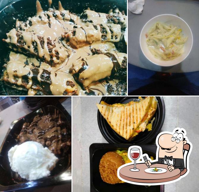 Food at Grills And Buns