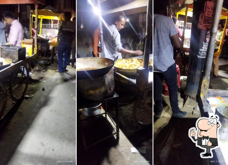 Here's a photo of Ajay Samosa corner