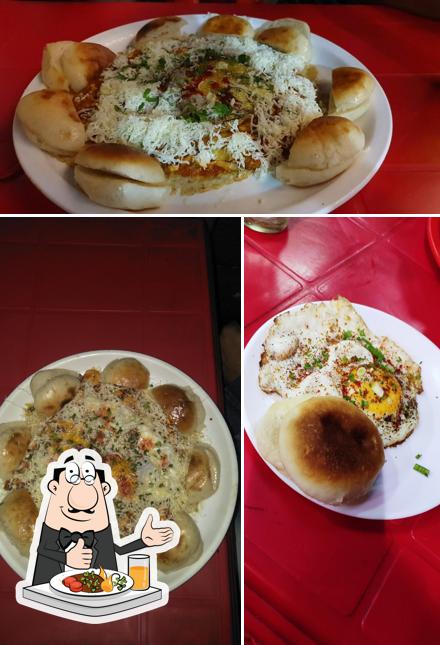 Food at Mahi Omelette & Chinese
