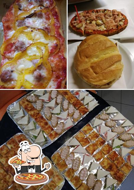 Ordina tra le svariate varianti di pizza
