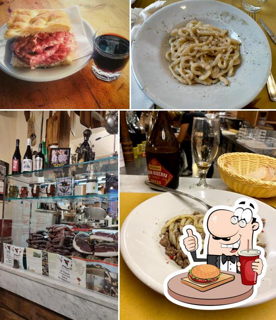 Prenditi un hamburger a Osteria il Vinaio