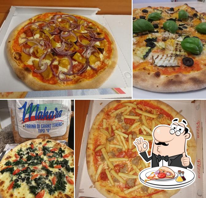 Ordina tra le svariate varianti di pizza
