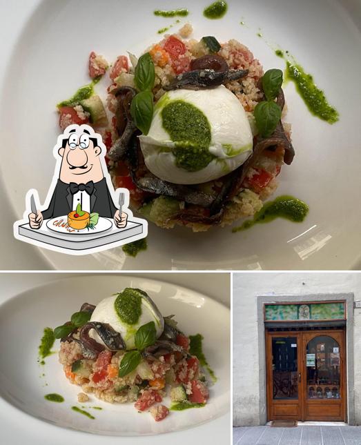 Tra le diverse cose da Enoteca Osteria si possono trovare la cibo e esterno