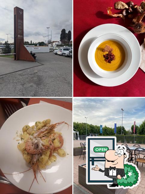 Guarda gli esterni di Acero Rosso Ristorante Firenze
