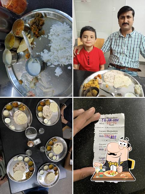 Food at Gayatri Bhojnalaya