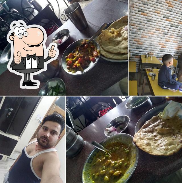Look at this picture of New Khurana Dhaba