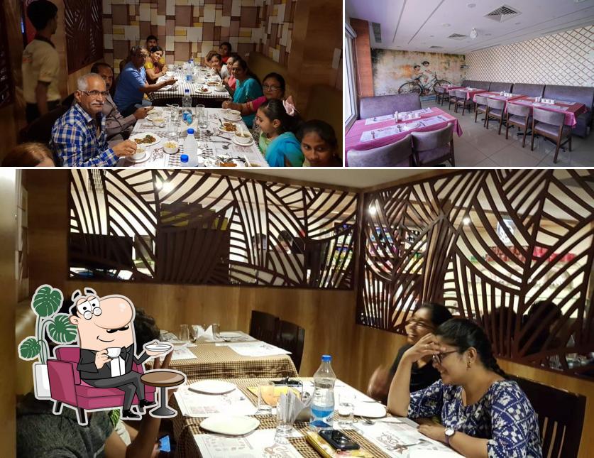 The interior of Hungry Birds