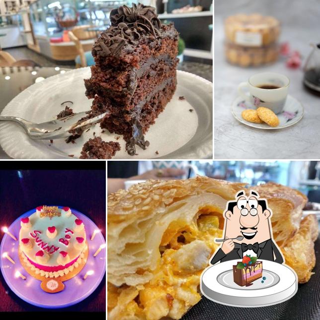 Monica's Puddings & Pies