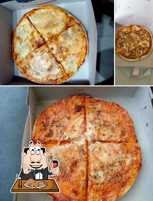 Order pizza at Romanya Pizza