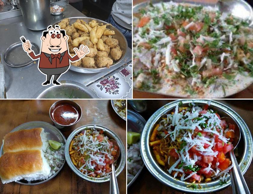 Food at Mahesh Bhuvan