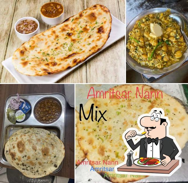 Food at Bachan's Amritsari Kulche Cholle