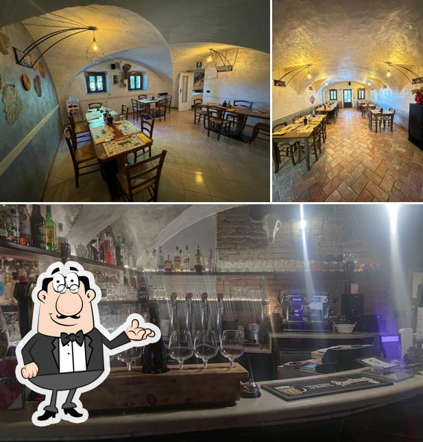 Dai un'occhiata agli interni di Tremendos Grill