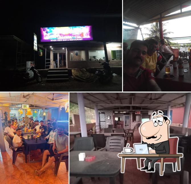 The interior of House of fish River View Bar & Restaurant