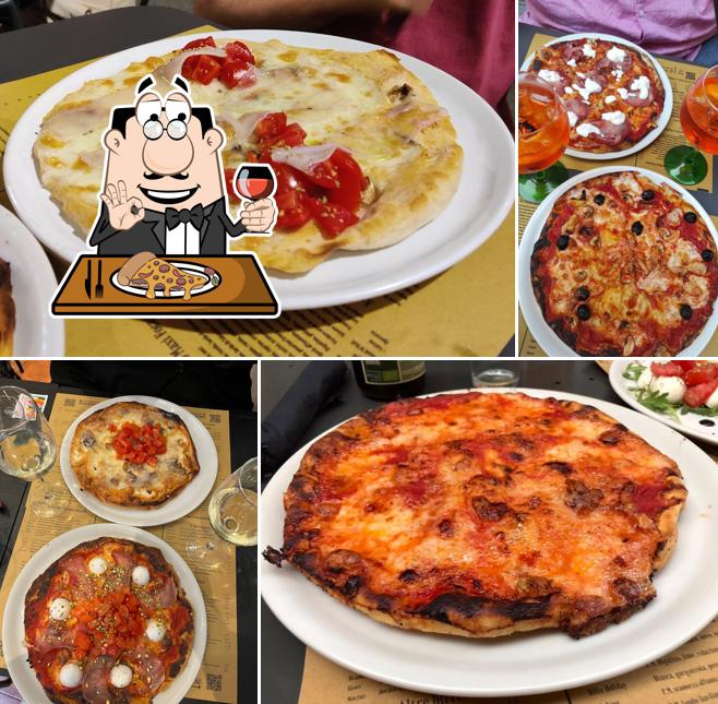 Prenditi una pizza a Pizzeria L'Arancio