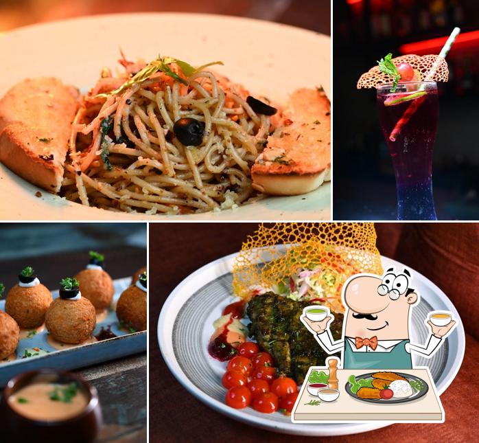 Food at Lions Den Bar & Cafe