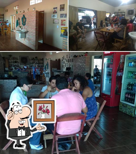 Veja imagens do interior do Fogão a Lenha Restaurante e Churrascaria