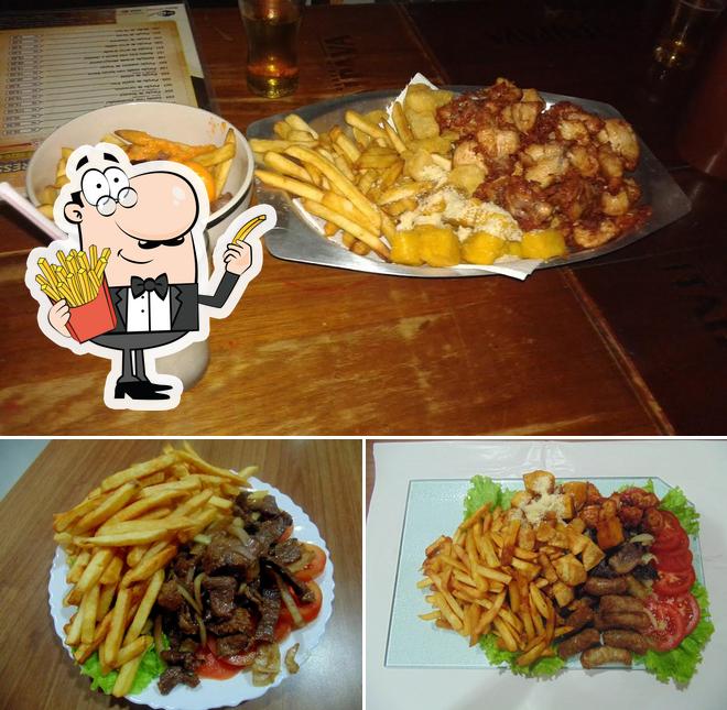 At Franguinho Expresso Restaurante e Lanchonete you can try French-fried potatoes