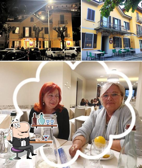 Tra le diverse cose da Pizzeria Vecchia Napoli si possono trovare la interni e esterno