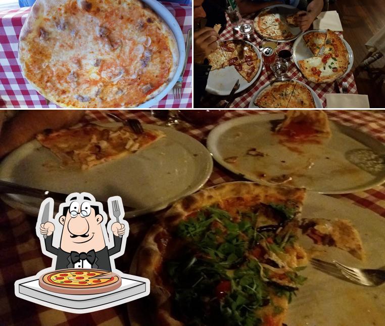 Prova una pizza a il pomodoro restaurant