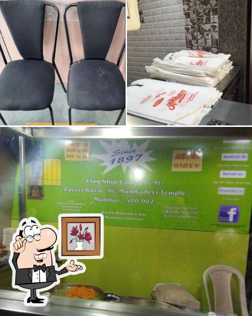 The interior of Mumbadevi Jalebiwala