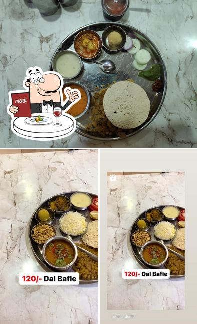 Food at Pakwan thali