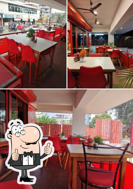 Here's a pic of Laziz Pizza