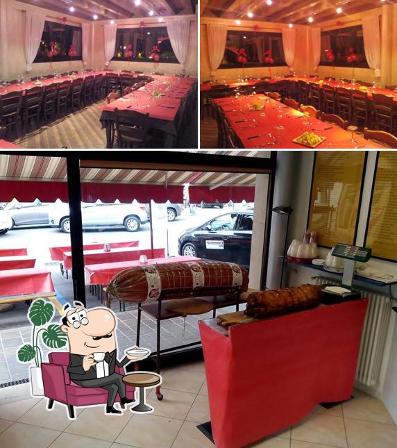 Siediti a un tavolo di Passione Pizza Alla Rotonda