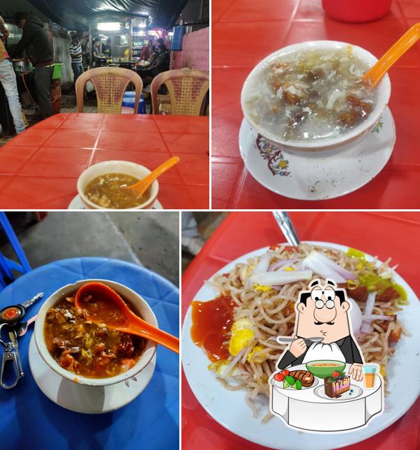 Hot and sour soup at Bhabani Chowmin Center