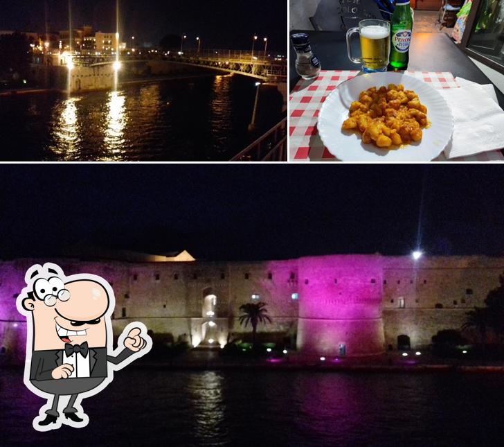 Questa è la immagine che presenta la esterno e cibo di Piccolo