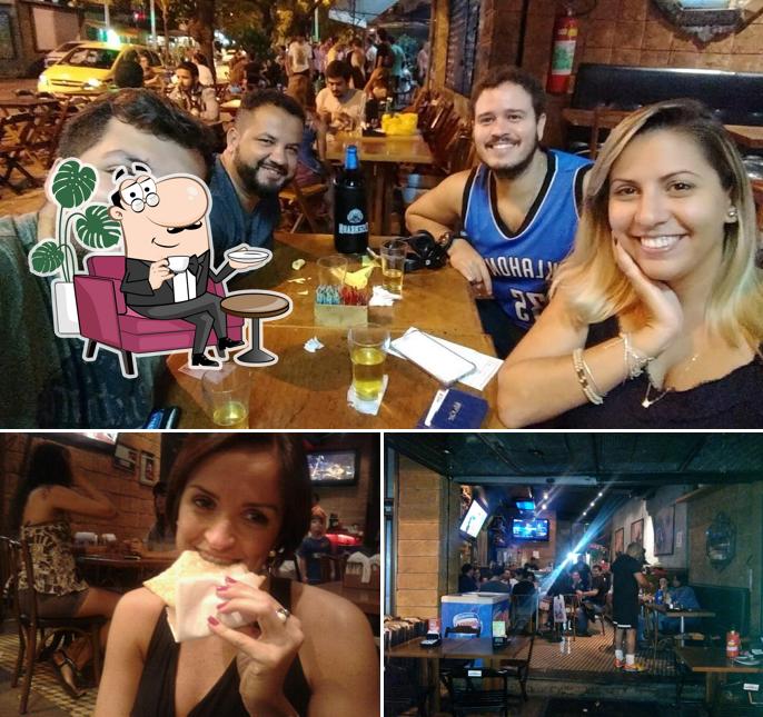 O interior do Botequim Imperial Bar e Restaurante de Botafogo