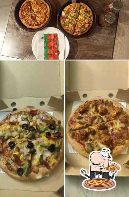 At Pizza Hut Shoppers Orbit Vishrantwadi, Pune, you can taste pizza