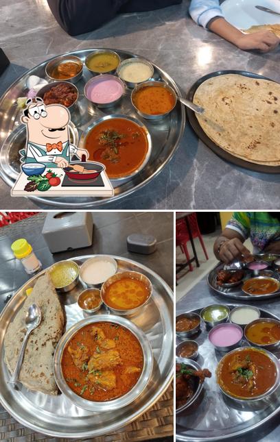 Chicken curry at HOTEL TAMBADA PANDHARA KHANAWAL (MH09)