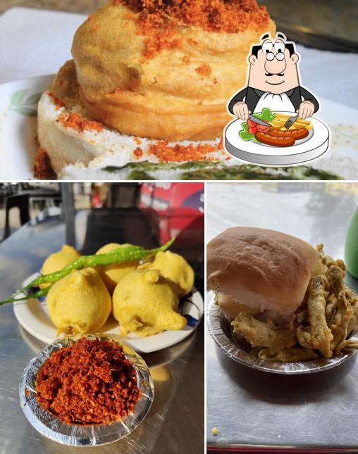 Food at Manpasand vadapav