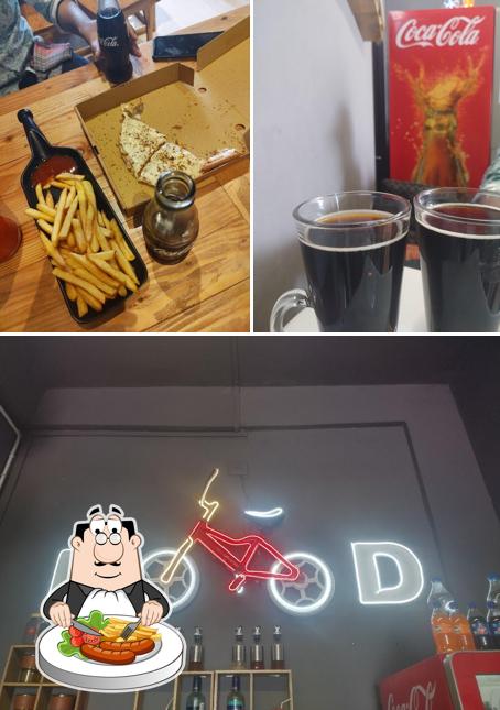 This is the picture depicting food and beverage at TOPPOT CAFE