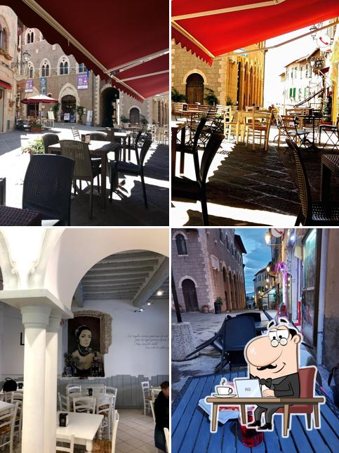 Gli interni di Liz Bar
