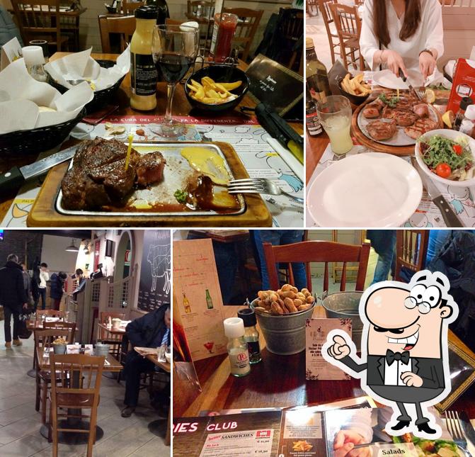 Dai un'occhiata agli interni di Roadhouse Grill