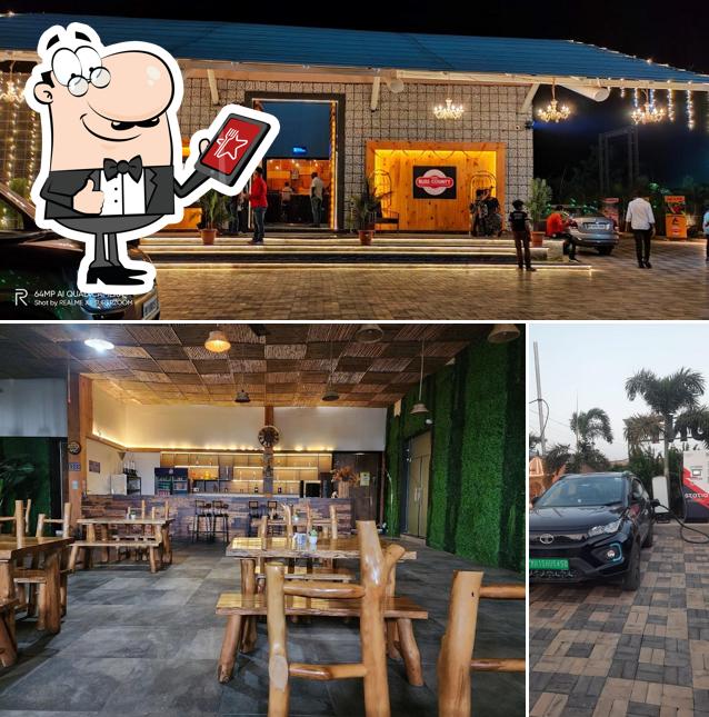 Take a look at the outside part of Hotel Bliss County