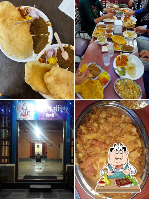 Order meat dishes at Pahalwan's Food Mall