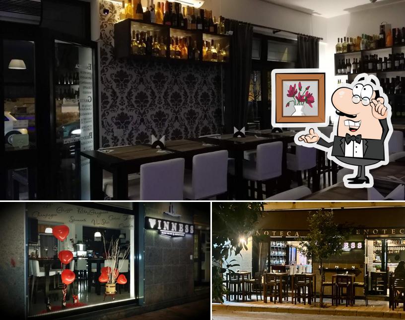 Gli interni di Vinness Vineria & Gastronomia