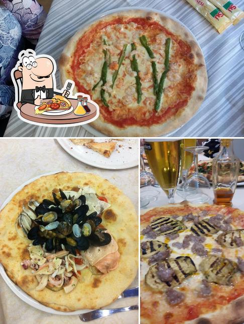 Ordina una pizza a Pizzeria mediterraneo