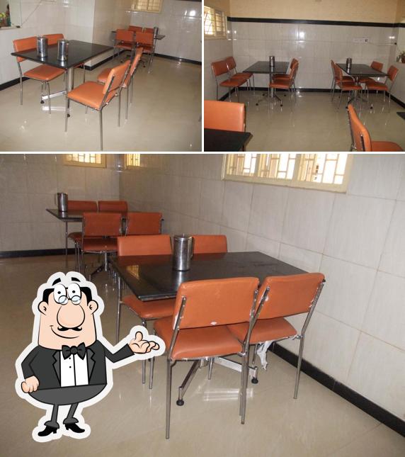 Check out how Foods Spot looks inside